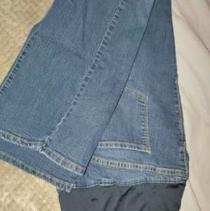 5 pairs of size 16 old navy maternity jeans